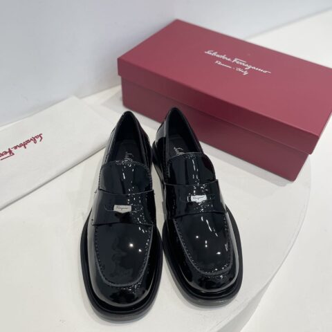SF ✔️2022salvatore Ferragamo ✔️ 新品上新！菲拉格慕复古硬币乐福鞋