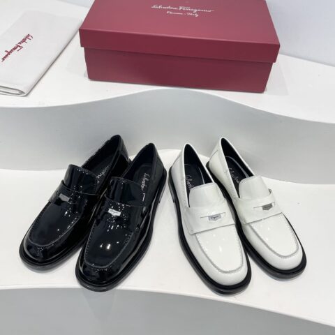 SF ✔️2022salvatore Ferragamo ✔️ 新品上新！菲拉格慕复古硬币乐福鞋