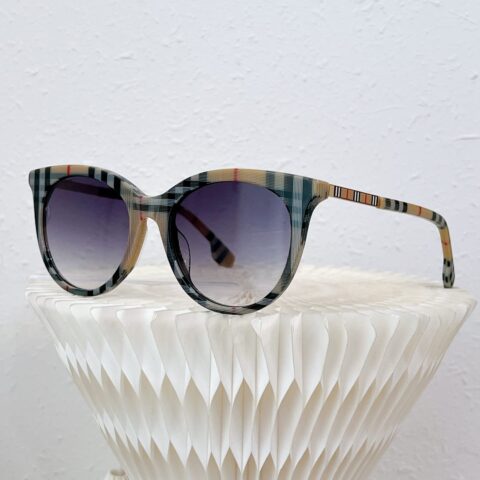 Burberry巴宝莉圆框女士太阳眼镜