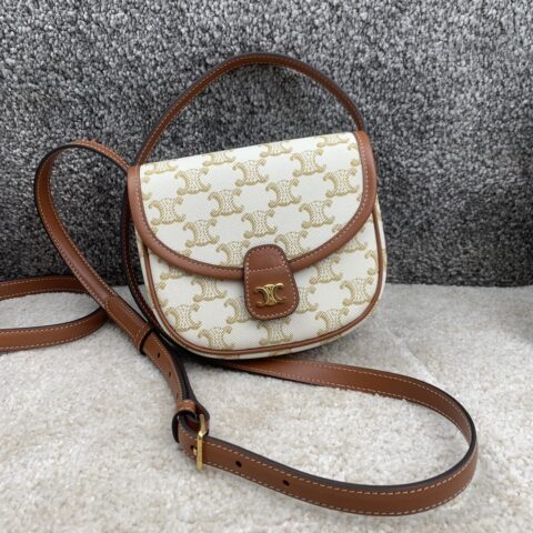 CELINE赛琳BESACE迷你标志印花和牛皮革手袋196702