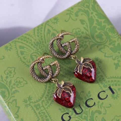 新款Gucci古驰草莓🍓项链 手链 耳钉耳环