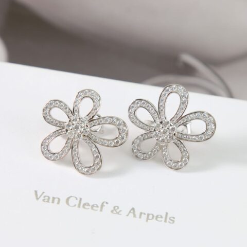 Van Cleef &Arpels 梵克雅宝Rose de Noel满钻花朵项链 耳拍耳钉