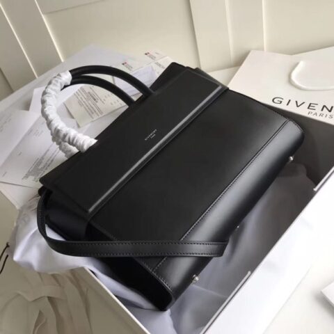Givenchy纪梵希Horizon 平纹光面皮手袋6602