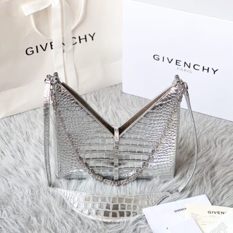 Givenchy纪梵希法国品G家2021春夏全新推出V形Cut Out 手袋1116