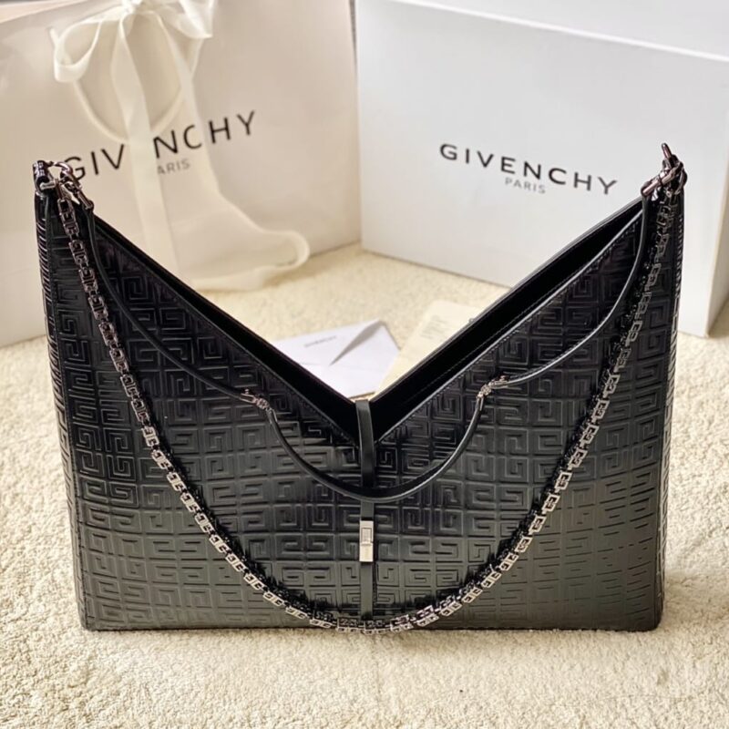 Givenchy纪梵希法国品G家2021春夏全新推出V形Cut Out 手袋2226