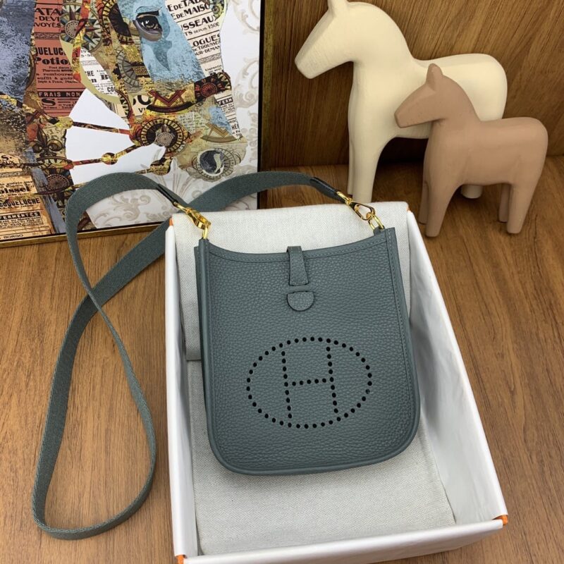 Hermès Mini  Evelyn 伊芙琳 17cm进口Clemence皮 蜡线手缝  63杏仁绿  金扣