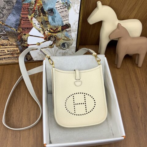 Hermès Mini  Evelyn 伊芙琳 17cm进口Clemence皮 蜡线手缝  i2奶油白 金扣