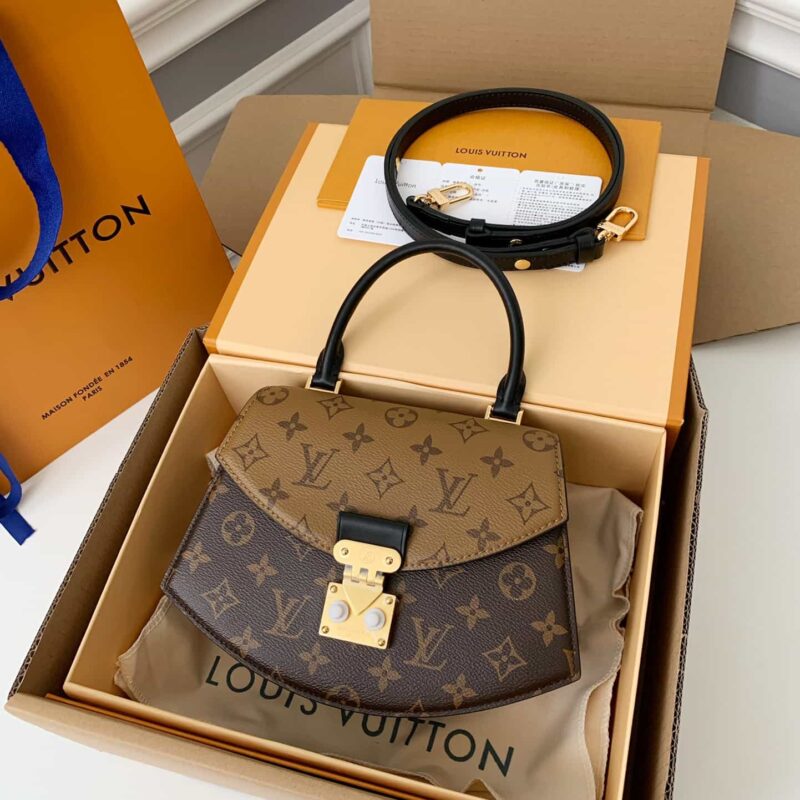 M46548 Louis Vuitton Monogram Reverse Canvas Tilsitt Handbag