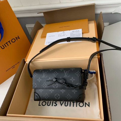 LV M81783 Steamer Wearable Wallet