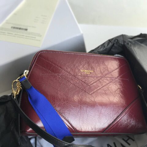 Givenchy纪梵希小牛皮肩带lD XBODY单肩包399