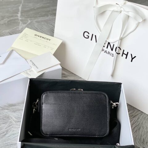 GIVENCHY纪梵希经典logo标志纹路拉链宽肩带相机包1990