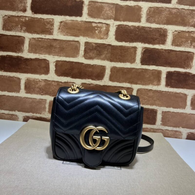 GUCCI古驰GG Marmont系列绗缝迷你肩背包739682
