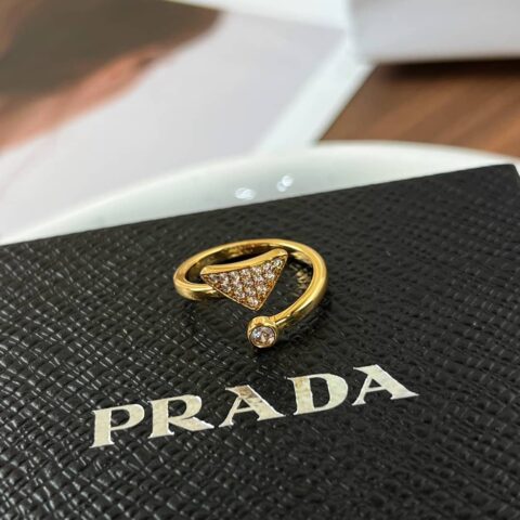 PRADA 普拉达三角标 戒指