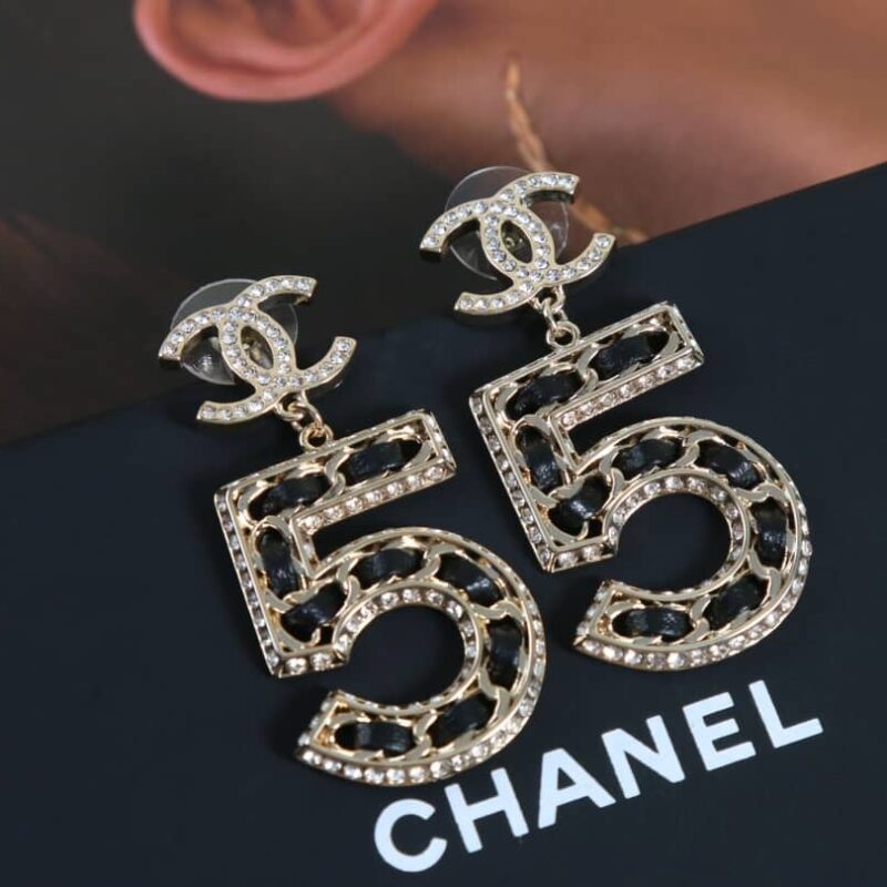 新款☑️CHANEL香奈儿C2双c5字黑皮绳耳钉耳环