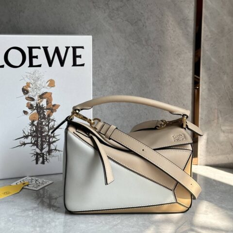 LOEWE Puzzle 24CM bag 牛皮小号几何包 0189奶茶拼色/金扣