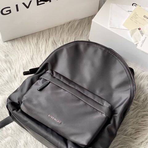 Givenchy纪梵希头层牛皮帆布背包1108