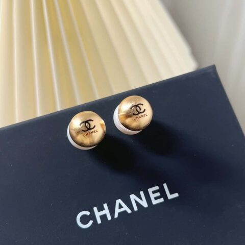 CHANEL香奈儿金色珍珠耳钉