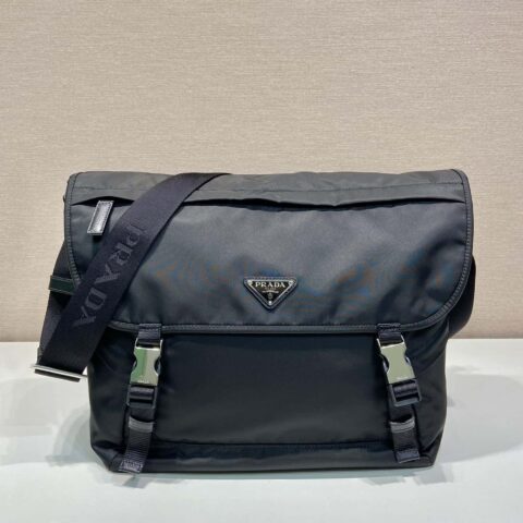 PRADA普拉达Re-Nylon再生尼龙面料新款邮差包2VD052