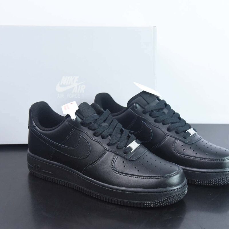 Nike Air Force 1 Low 空军全黑低帮