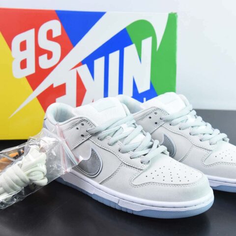 Nike SB Dunk Low "White Lobster" 白龙虾低帮运动鞋 货号：FD8876 100