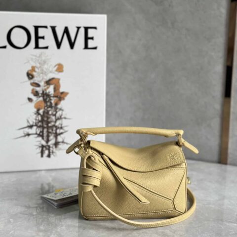 LOEWE罗意威 Mini Puzzle bag几何包 0338奶黄18CM