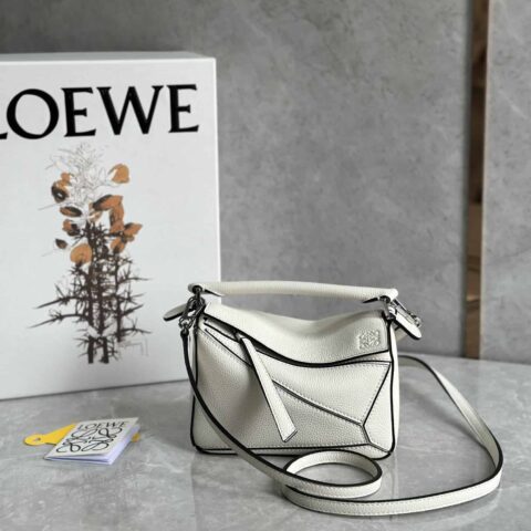 LOEWE罗意威 Mini Puzzle bag几何包 0338白色18CM