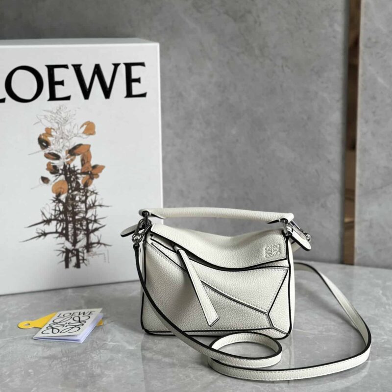 LOEWE罗意威 Mini Puzzle bag几何包 0338白色18CM