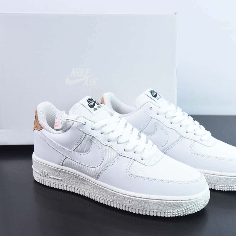 Air Force 1 '07 Low 空军一号低帮板鞋货号：DV7184 001