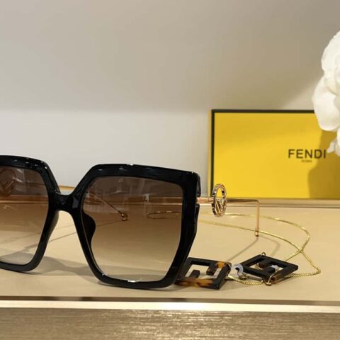 FENDI芬迪经典大方框女士太阳眼镜