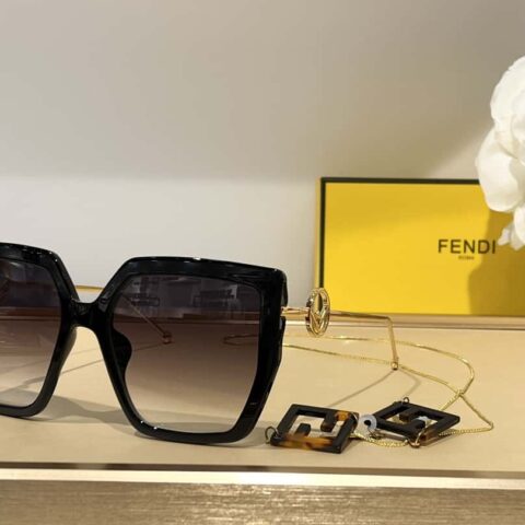 FENDI芬迪经典大方框女士太阳眼镜