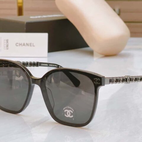 CHANEL香奈儿双C logo装饰女士太阳眼镜
