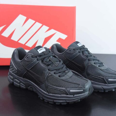 Nike Zoom Vomero 5"Dark Grey"佛莫罗5代系列经典“炭灰银”男子运动鞋 BV1358-002