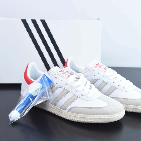 KITH x Adidas Originals Samba OG"Classics Program"桑巴舞系列绅士德训足球百搭皮革板鞋“联名白浅灰红尾烫金”货号：GY2544