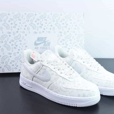 NK Air Force 1'07 白腰果花布面 空军一号低帮休闲板鞋 货号：DG2296-088