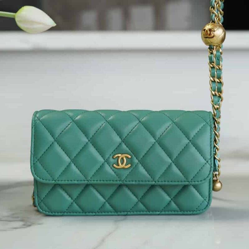 CHANEL 23C金属球手机包 AP3071浅绿