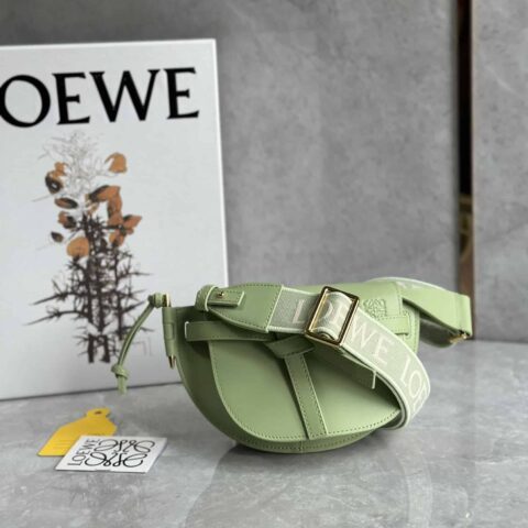 LOEWE罗意威 字母寛肩带Gate马鞍包 0672芥末绿