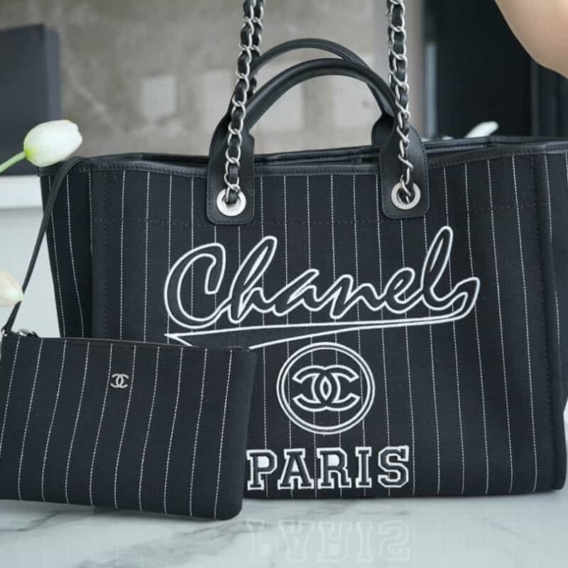 CHANEL 大号手提包 A66941 B10404 NN102