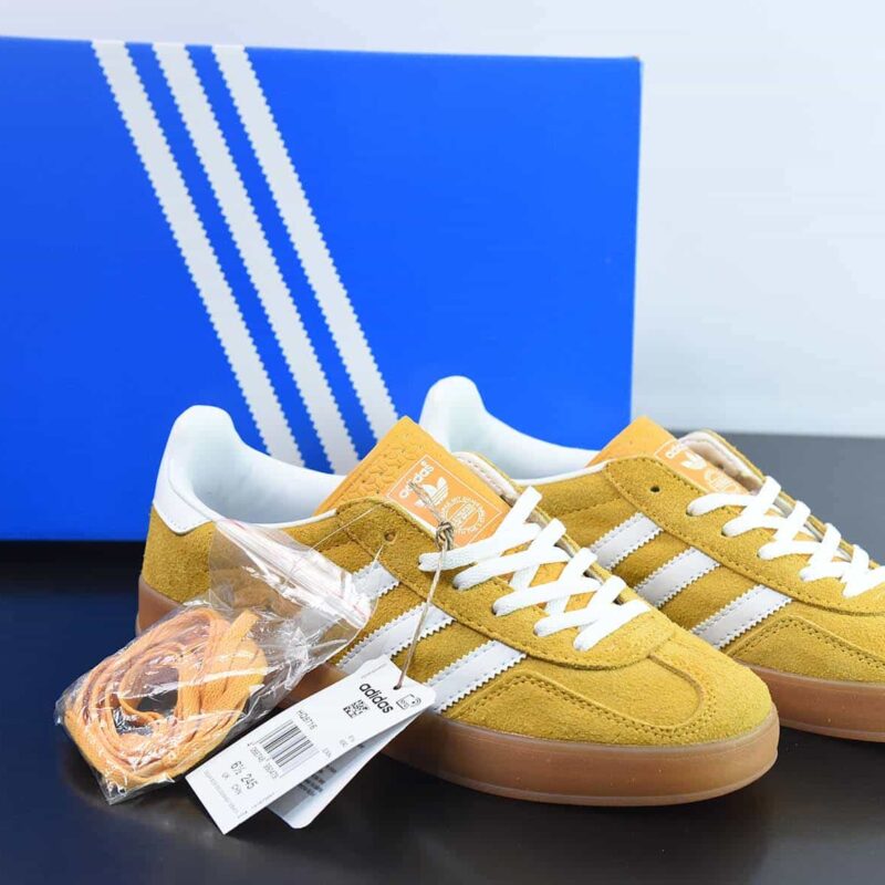 adidas Originals Gazelle Indoor瞪羚羊系列经典板鞋  桑巴 GAZELLE 货号：HQ8716