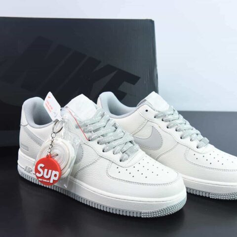 Nike Air Force 1 Low supreme联名 空军一号低帮运动鞋 货号：SU0220 007