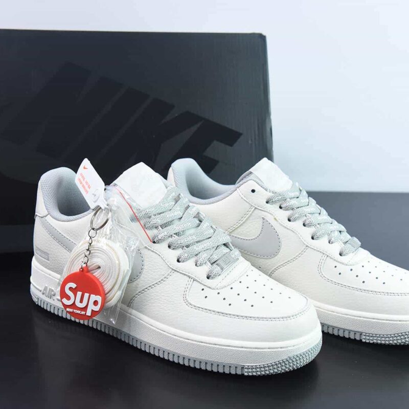 Nike Air Force 1 Low supreme联名 空军一号低帮运动鞋 货号：SU0220 007