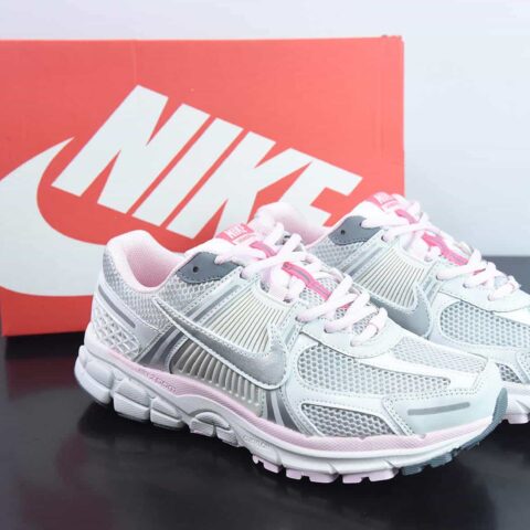 Nk Zoom Vomero 5 SP 佛莫罗5代系列经典复古休闲运动慢跑鞋 货号：FN3695-001