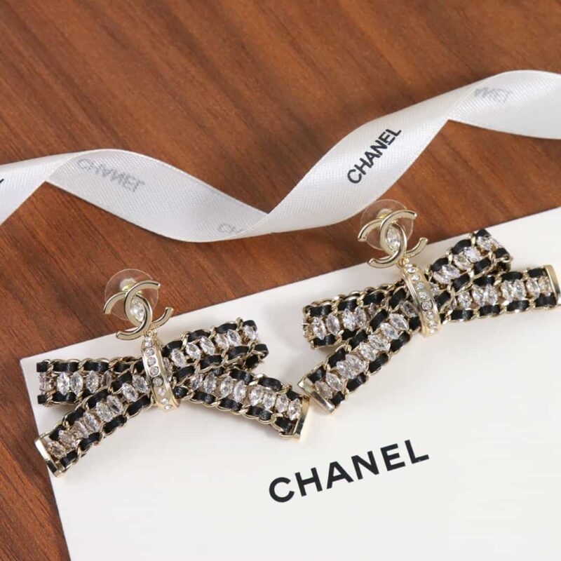 新款☑️CHANEL香奈儿双c黑皮绳蝴蝶结耳钉耳环