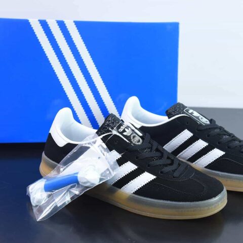 adidas Originals Gazelle Indoor瞪羚羊系列经典板鞋  桑巴 GAZELLE 长舌 货号：H06259