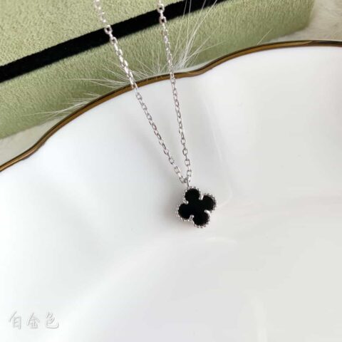 Van Cleef &Arpels 梵克雅宝迷你四叶草项链