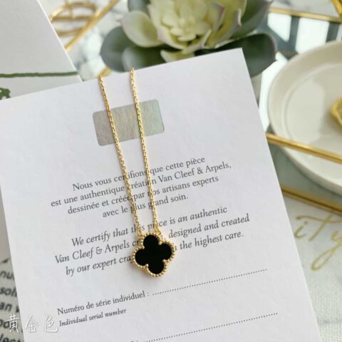 Van Cleef &Arpels 梵克雅宝四叶草项链