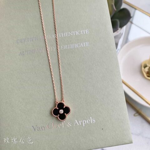 Van Cleef &Arpels 梵克雅宝四叶草项链