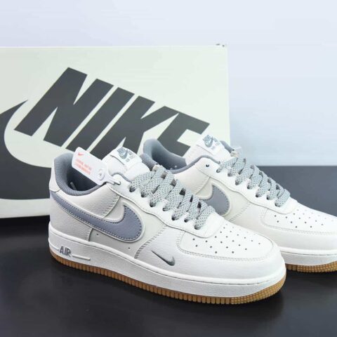 NK Air Force 1’07 Low"Milky White/Grey/Gum"空军一号经典低帮百搭休闲运动板鞋“奶白灰小钩满天星生胶底”货号：HD1689-102