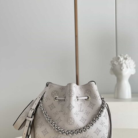 LV M21008 Bella