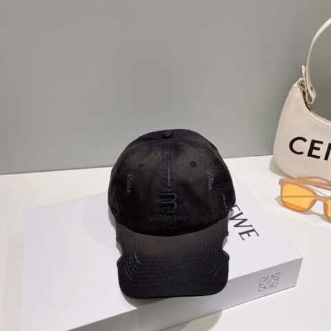 Balenciaga巴黎世家刺绣字母标志棒球帽