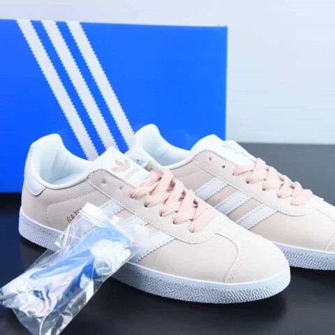 Adidas Originals Gazelle  轻便型低帮复古百搭休闲运动板鞋 三叶草 金字GAZELLE 货号：BB5472